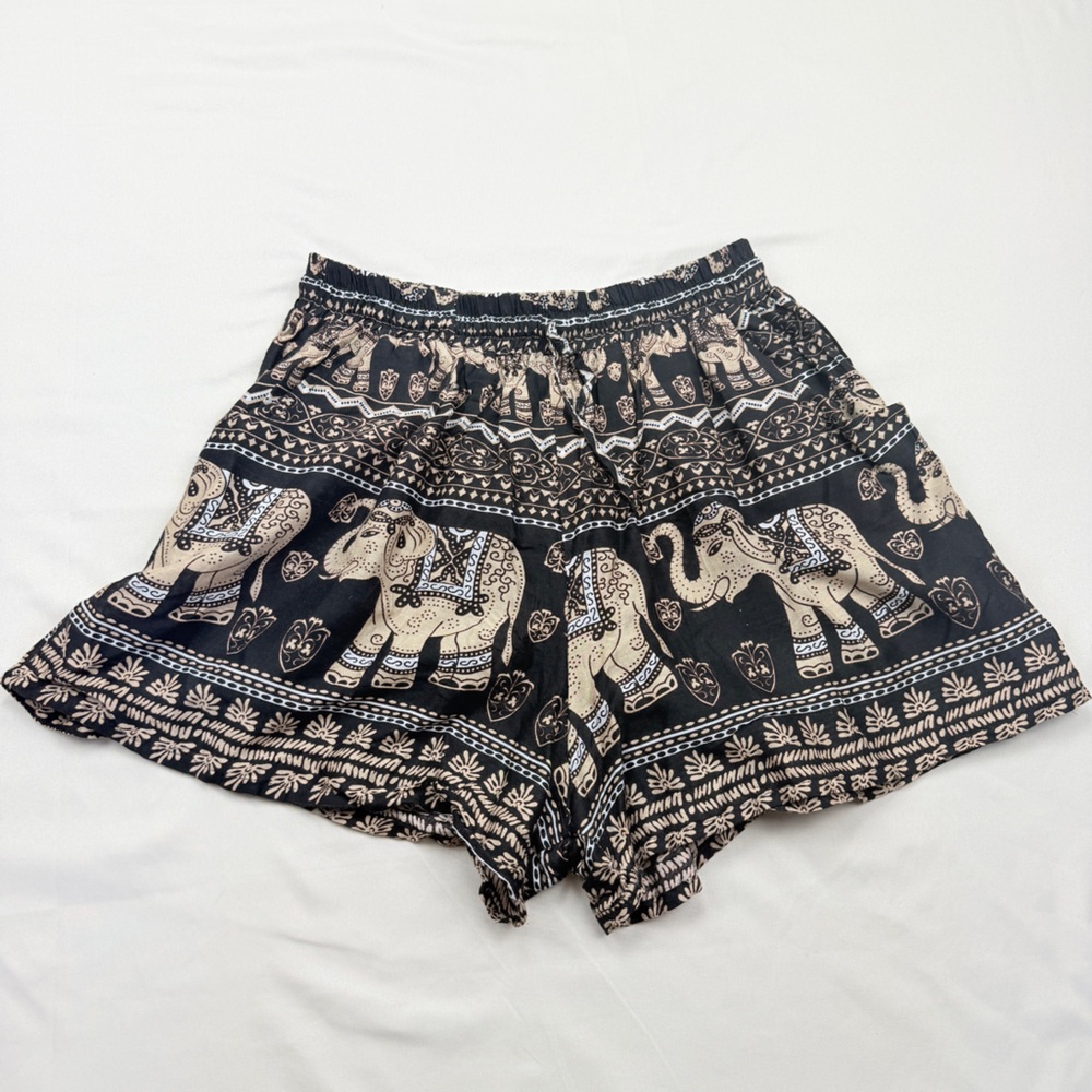 Elephant Patterned High Waist Shorts - Black and Cream